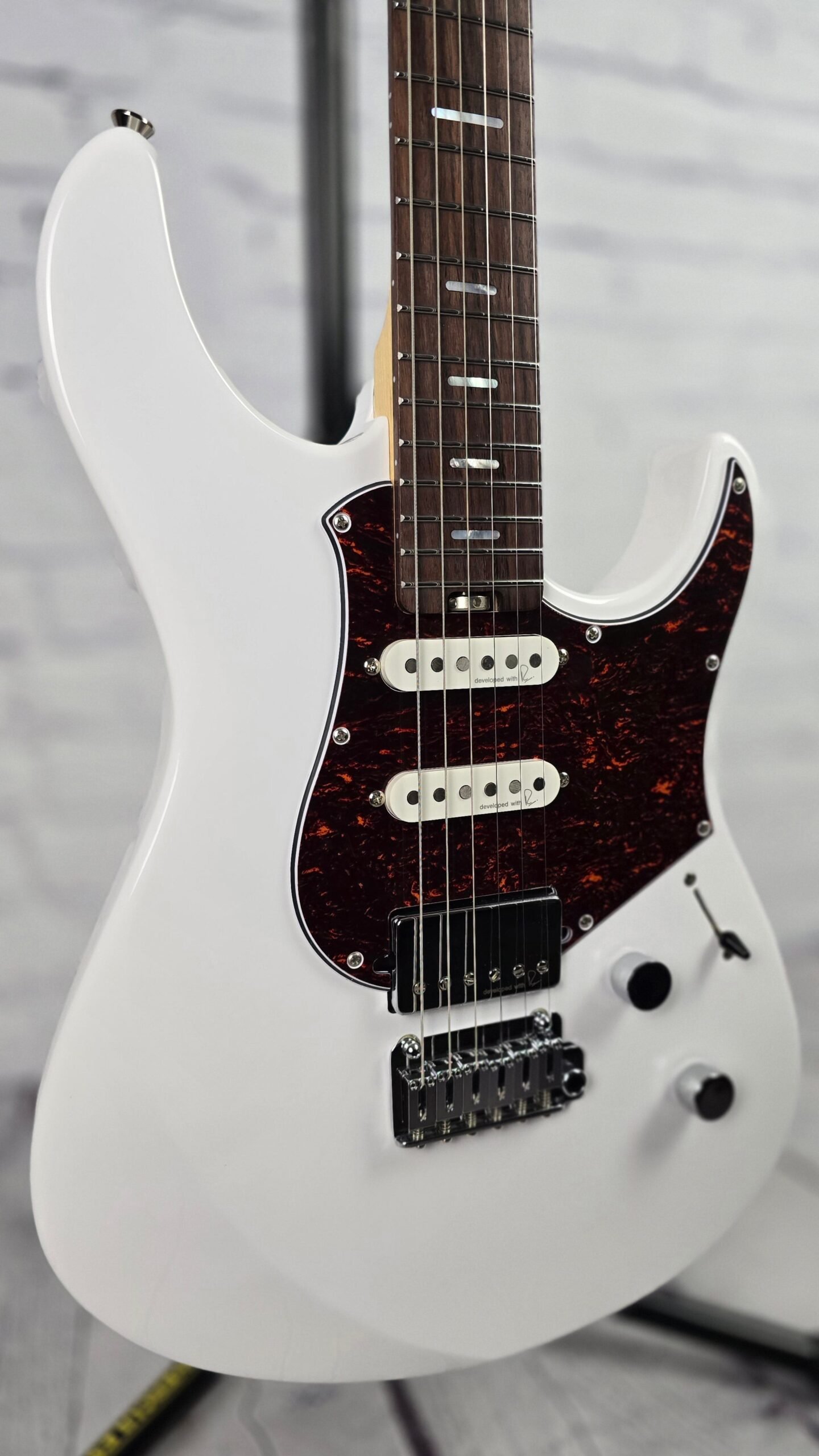 Yamaha Pacifica Professional PACP12 6 String Electric Guitar Shell White Rosewood - Image 4