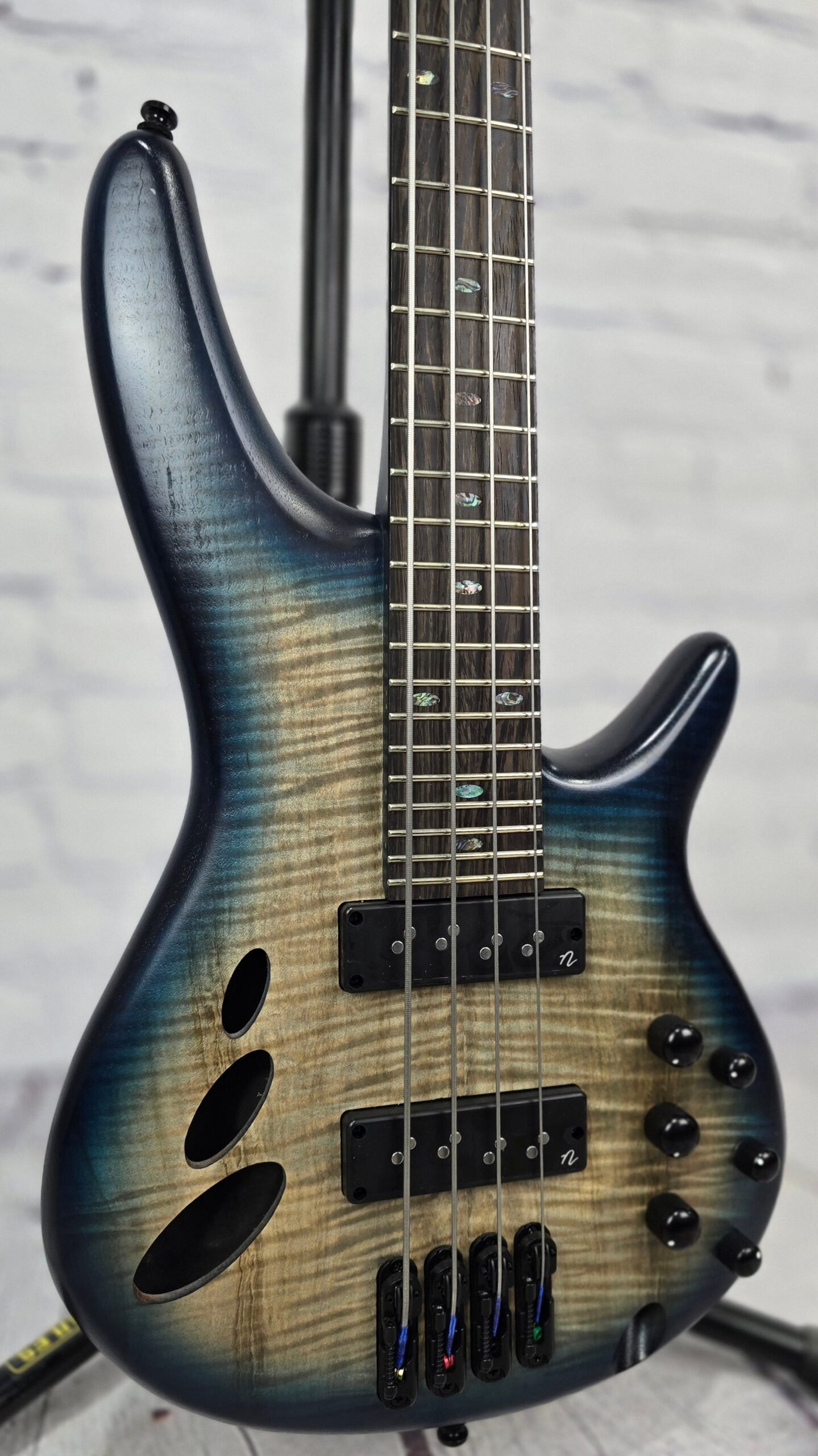 Ibanez Bass Workshop SRD900 CTL 4 String Bass Cosmic Blue Starburst Low Gloss - Image 4