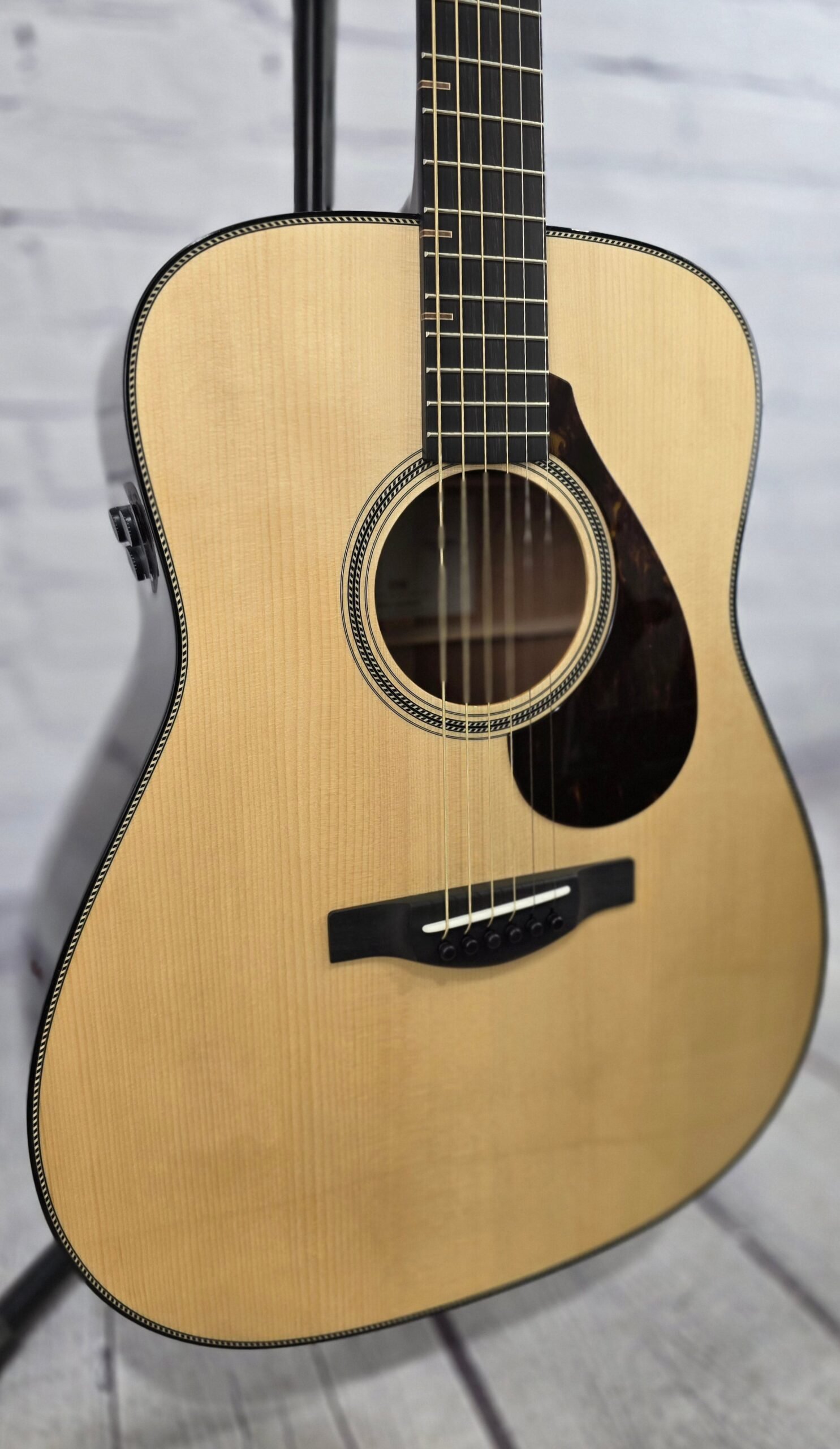 Yamaha FG9 MX Dreadnaught Acoustic Guitar Spruce Mahogany w/Atmosfeel Pickup - Image 4