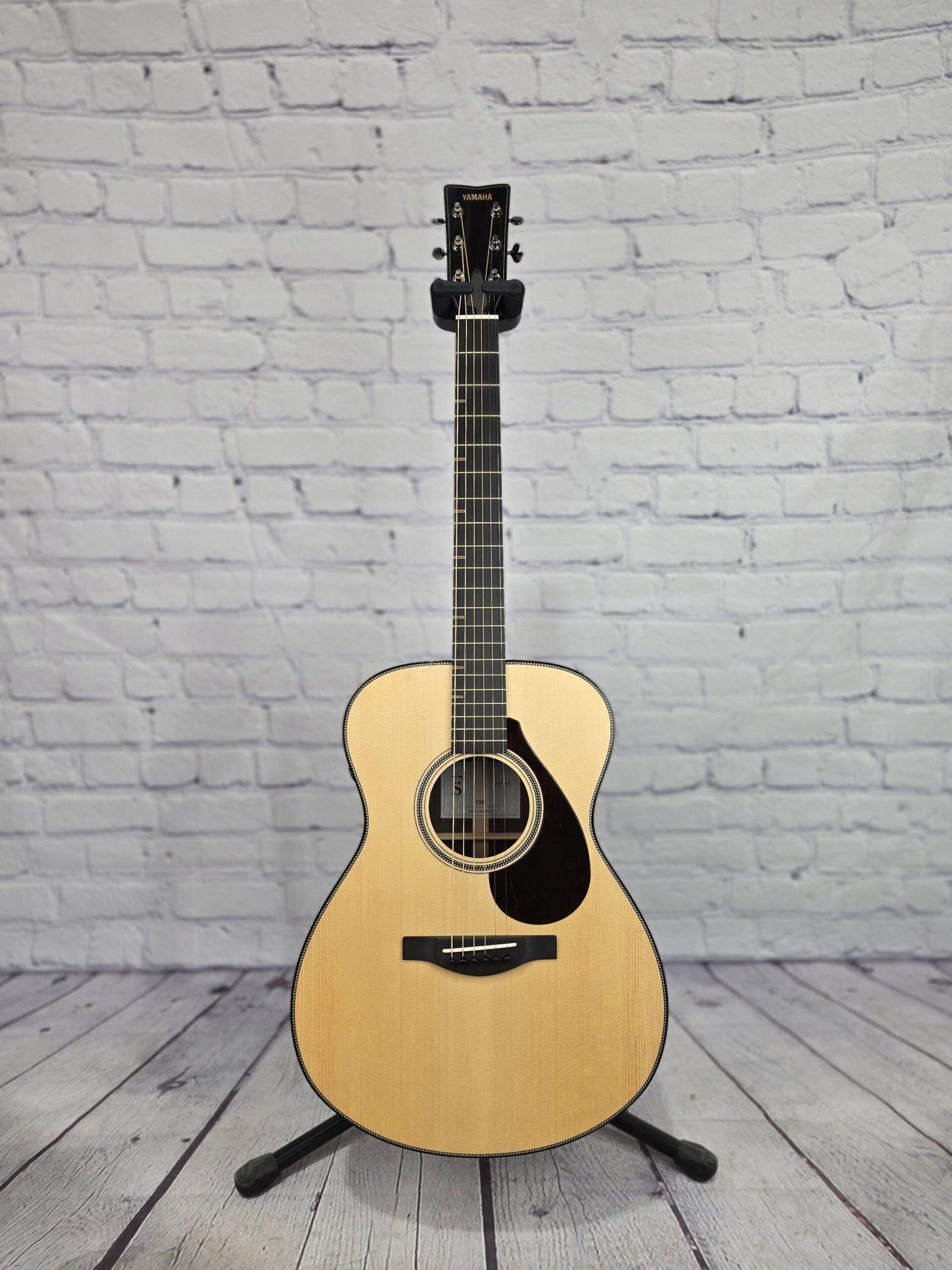 Yamaha FS9 RX Concert Acoustic Guitar Spruce Rosewood w/Atmosfeel Pickup