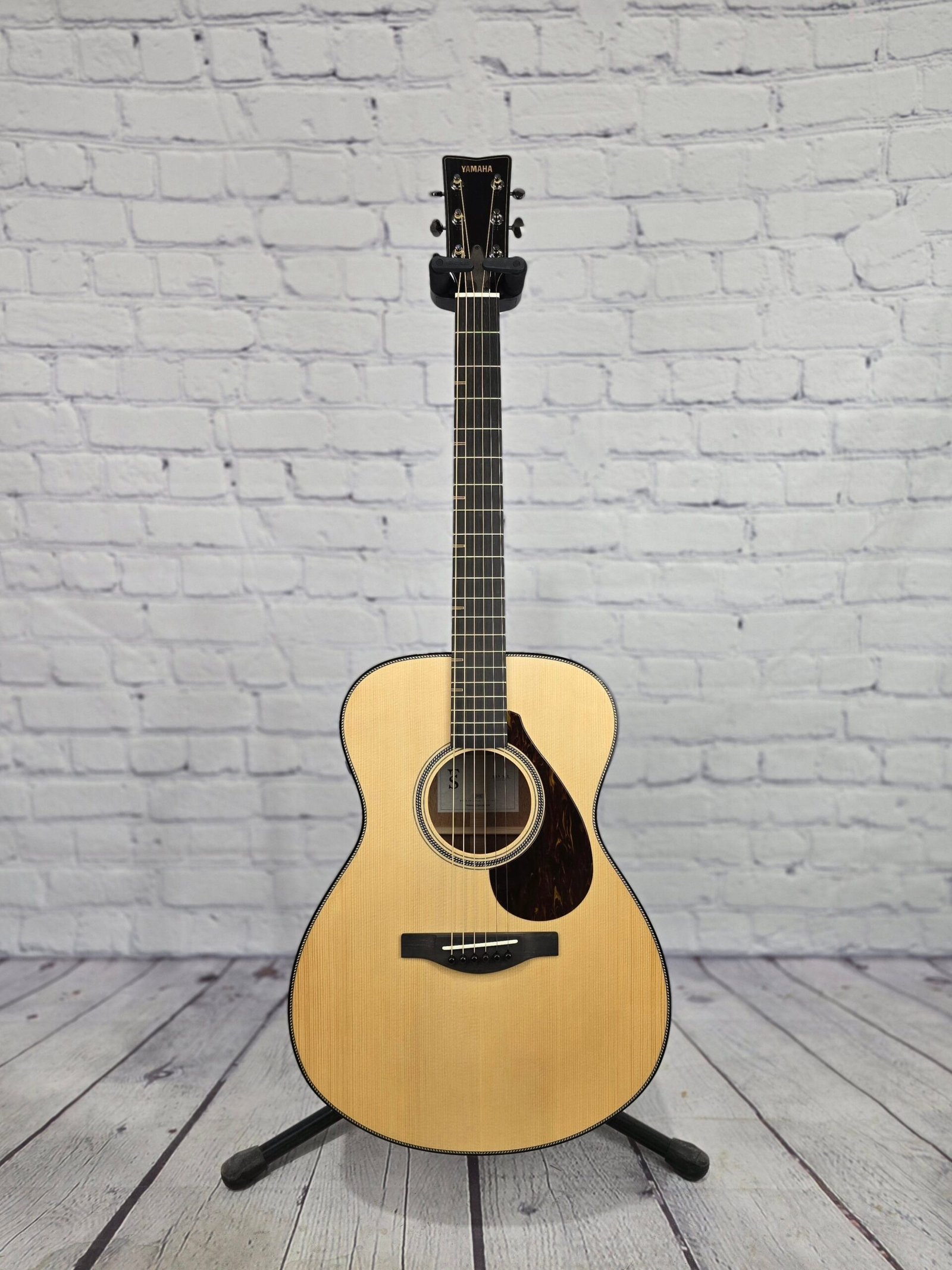 Yamaha FS9 MX Concert Acoustic Guitar Spruce Mahogany w/Atmosfeel Pickup