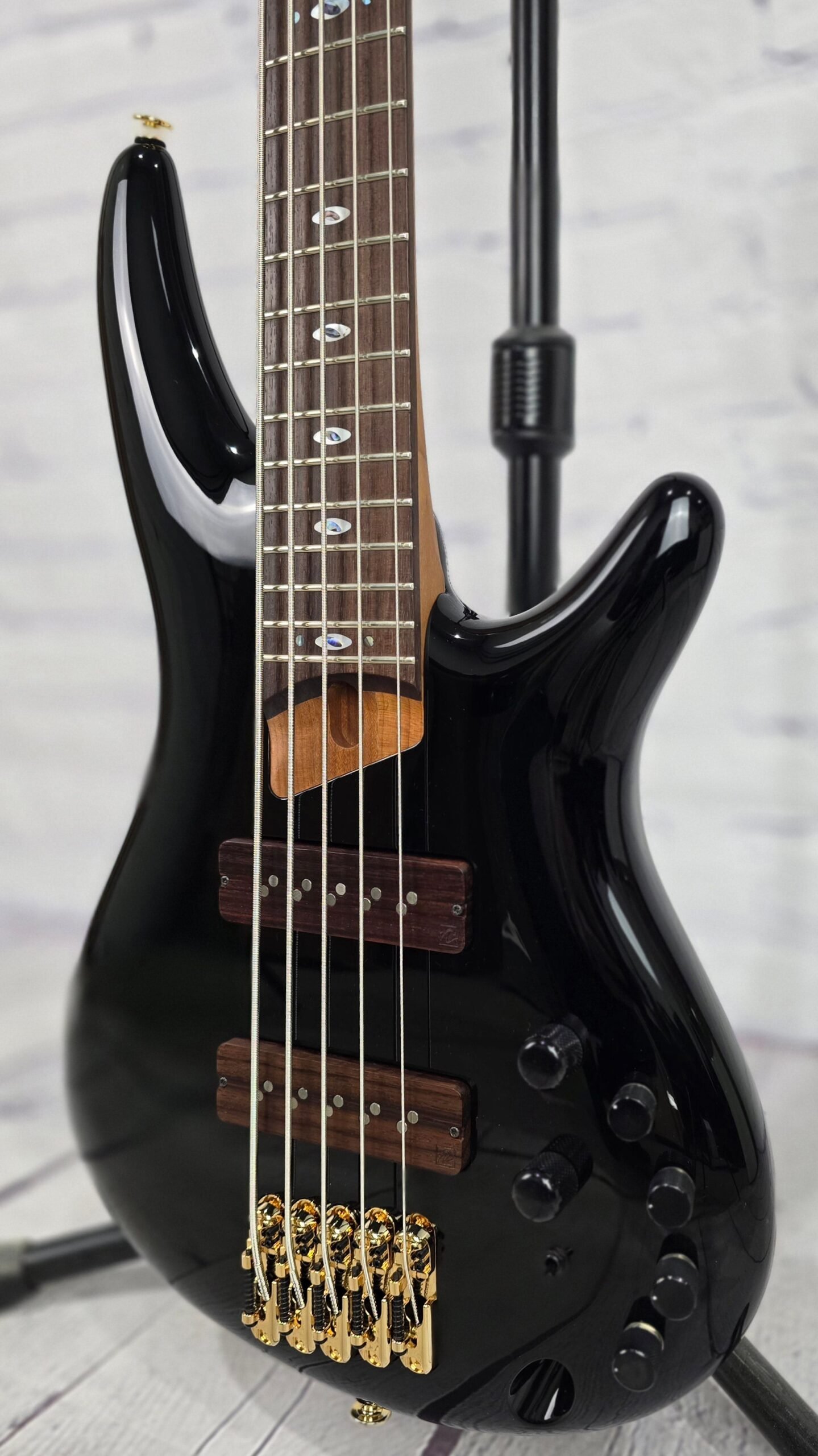 Ibanez Prestige SR3505 BK 5 String Bass Gloss Black - Image 3