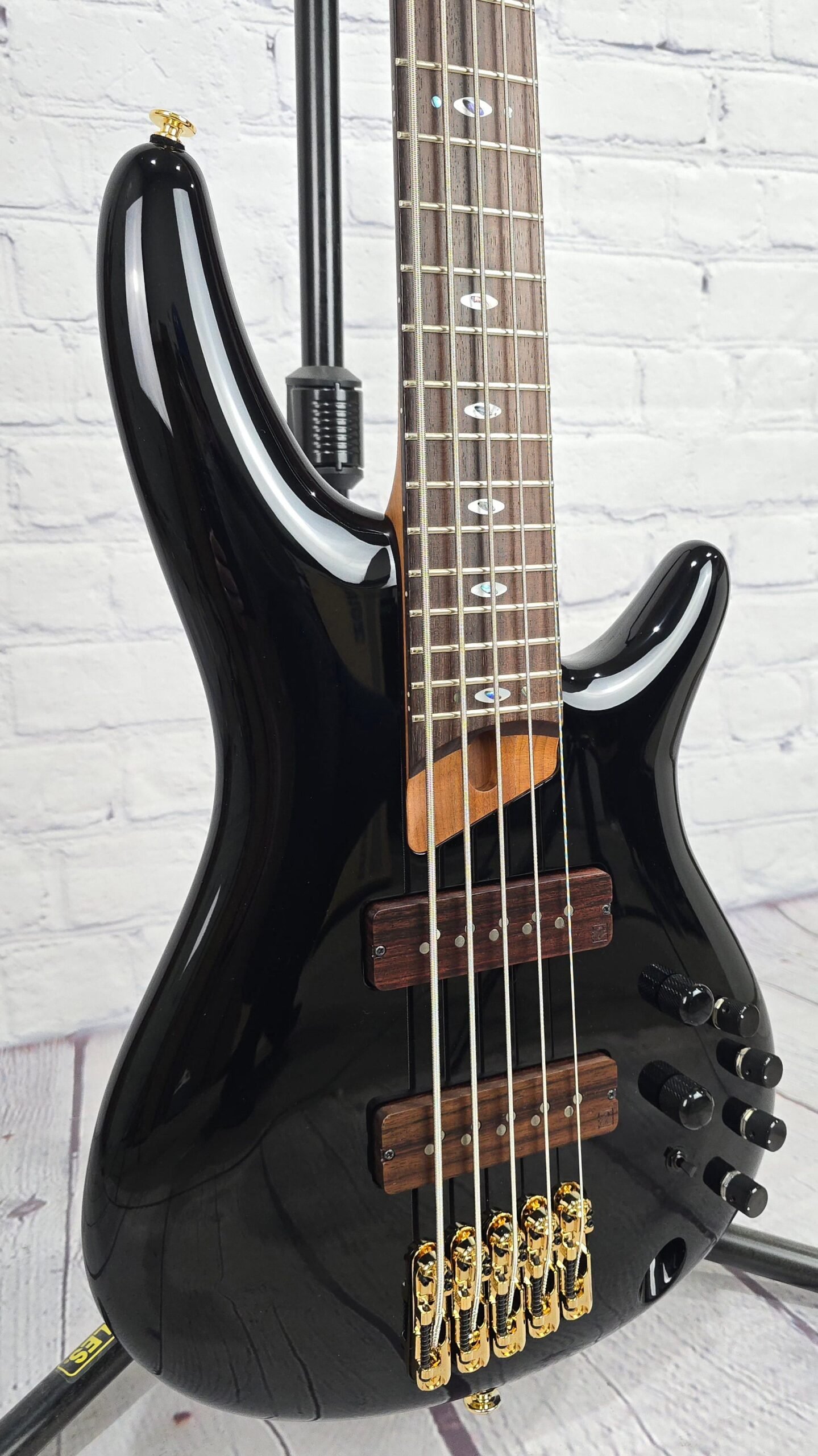 Ibanez Prestige SR3505 BK 5 String Bass Gloss Black - Image 4